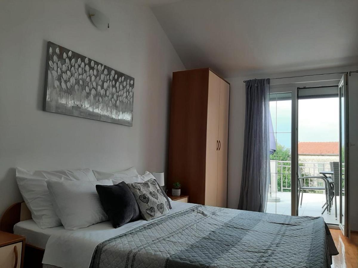 Apartments Luna Sveti Filip i Jakov Eksteriør billede