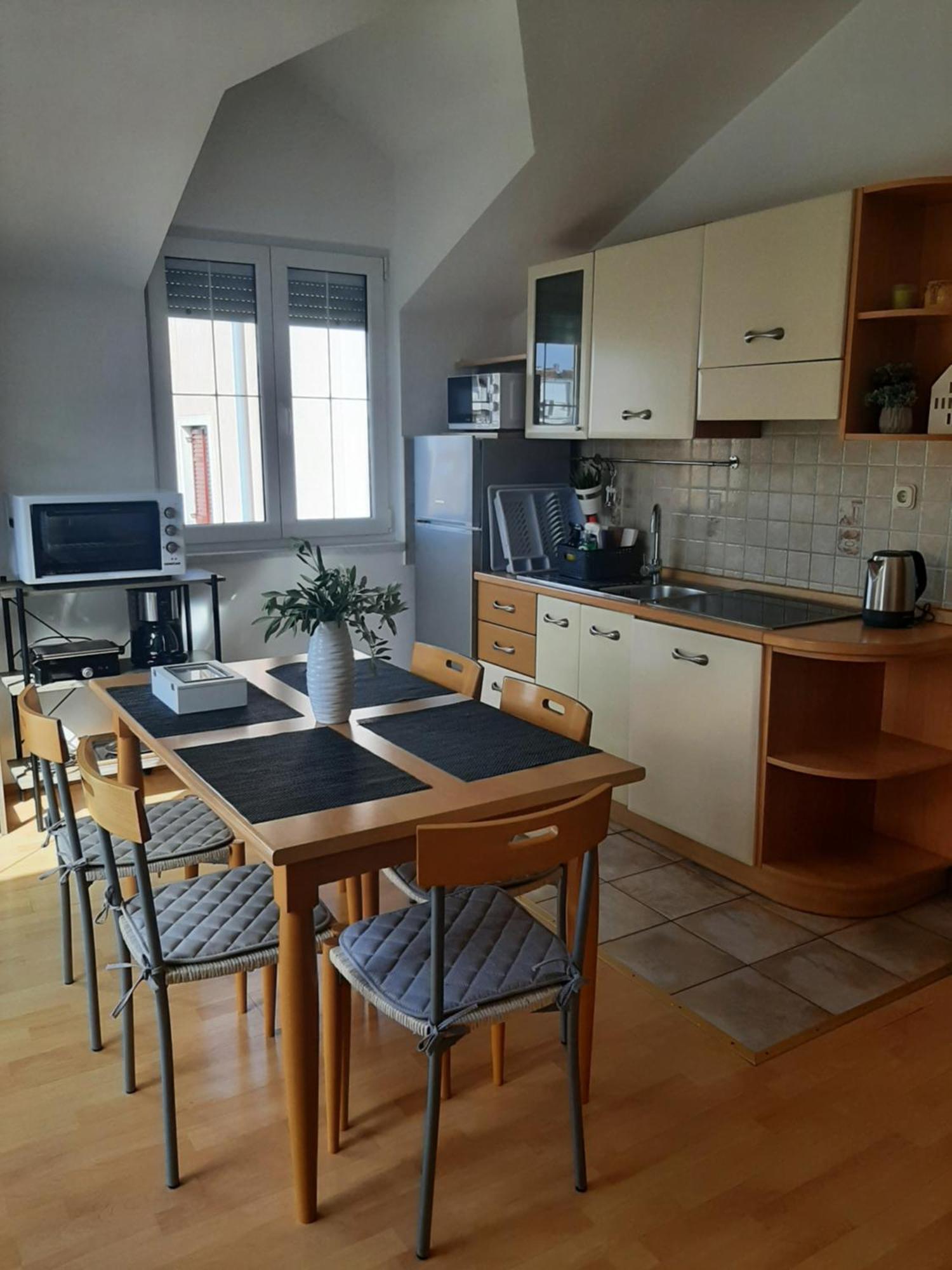Apartments Luna Sveti Filip i Jakov Eksteriør billede
