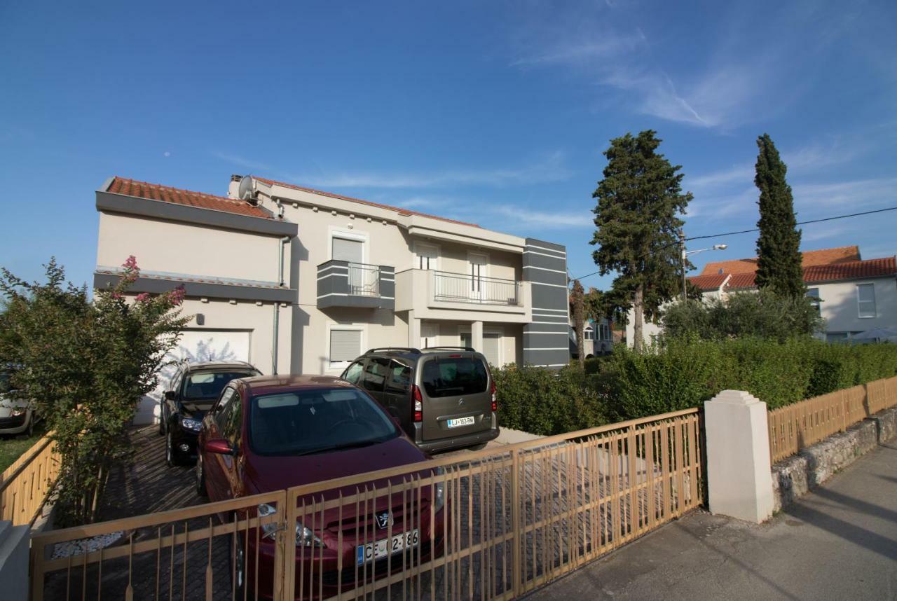 Apartments Luna Sveti Filip i Jakov Eksteriør billede