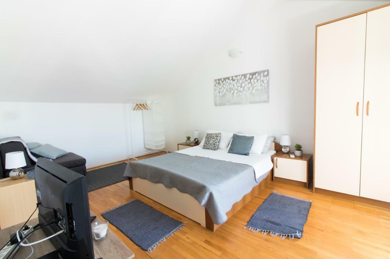 Apartments Luna Sveti Filip i Jakov Eksteriør billede