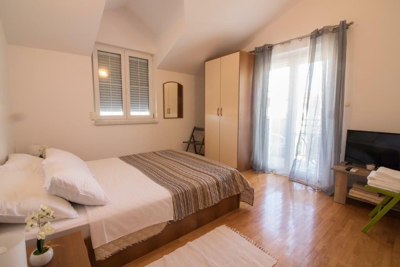 Apartments Luna Sveti Filip i Jakov Eksteriør billede